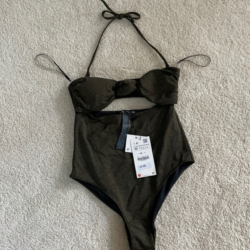Knotted one piece swimsuit